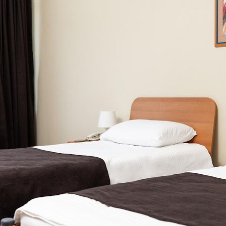 Hotel Luxor Приштина Экстерьер фото