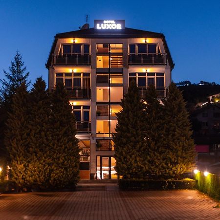 Hotel Luxor Приштина Экстерьер фото