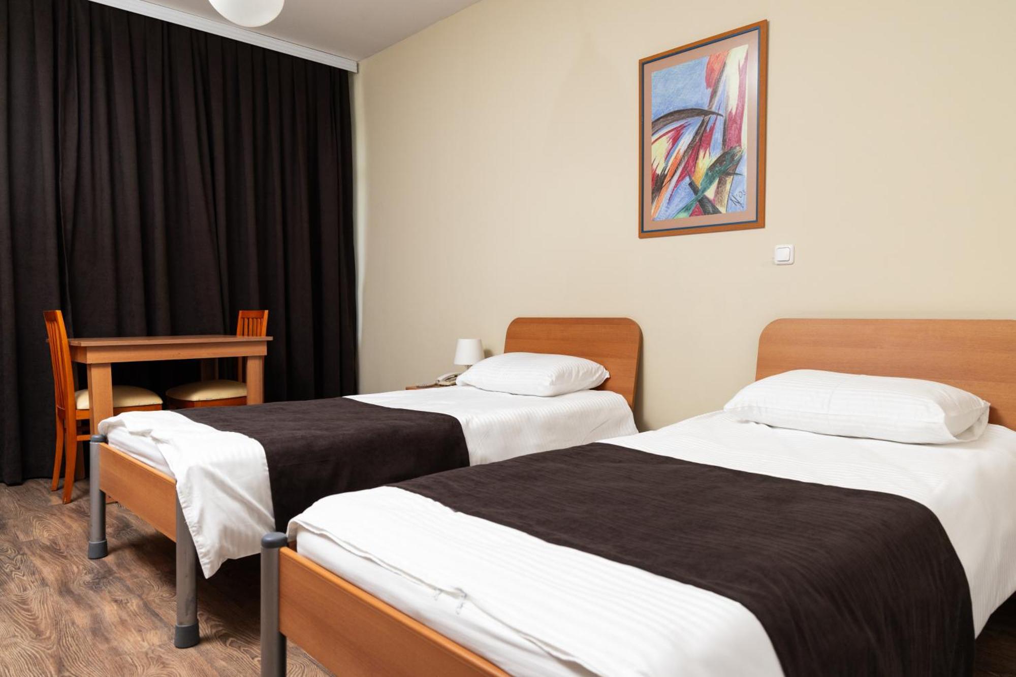 Hotel Luxor Приштина Экстерьер фото