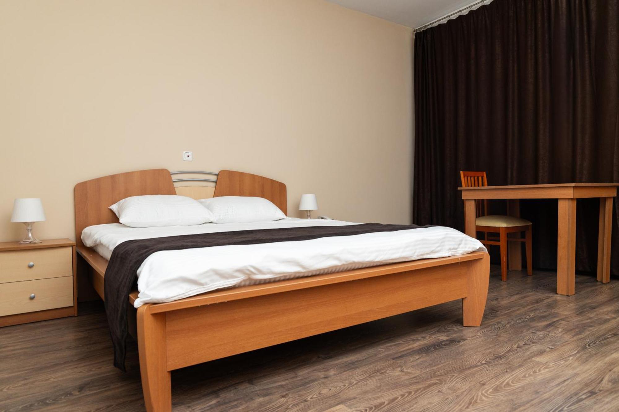 Hotel Luxor Приштина Экстерьер фото