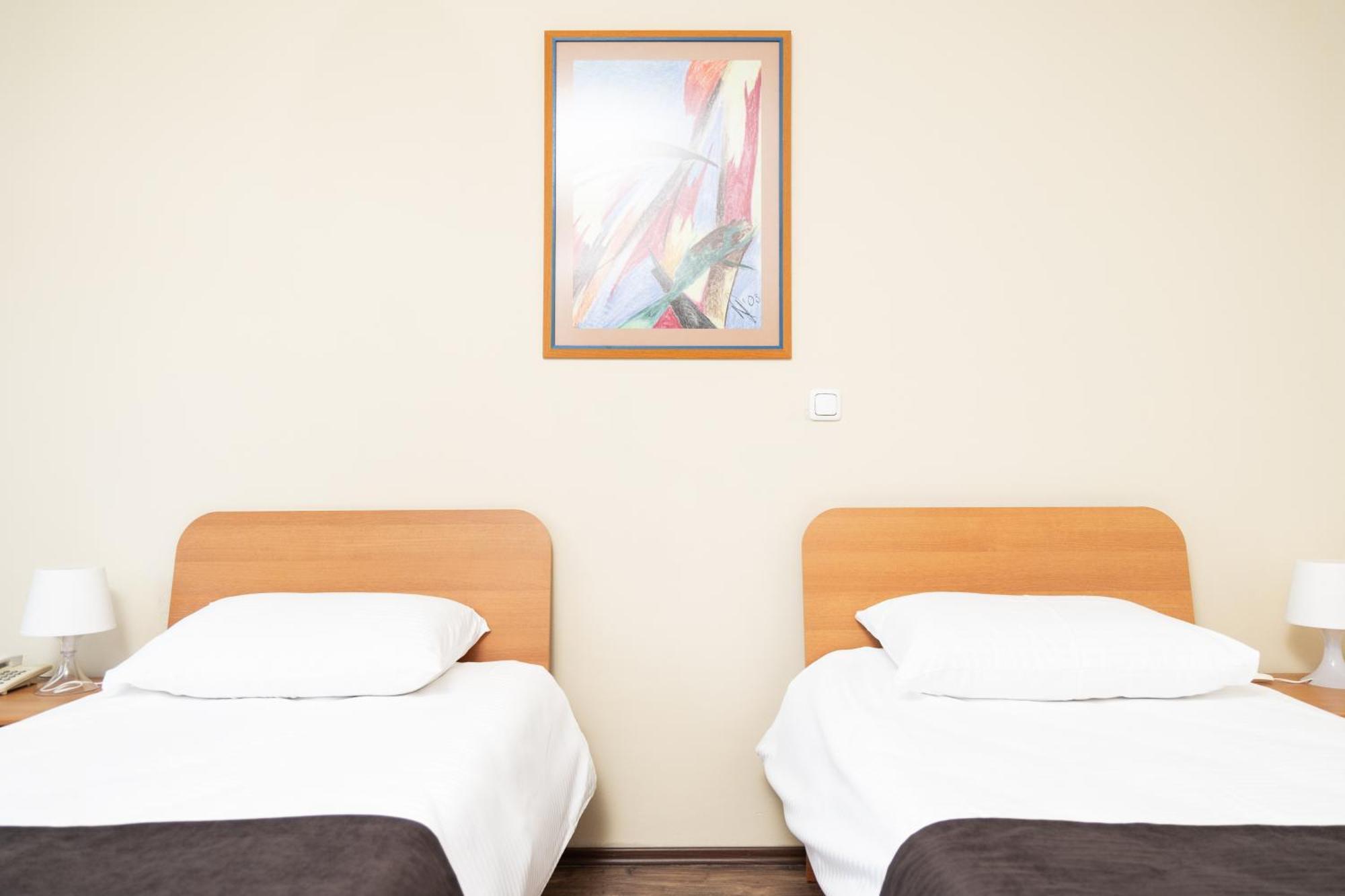 Hotel Luxor Приштина Экстерьер фото